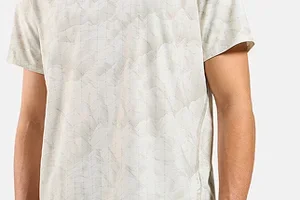 T-shirts Chill-Tec. Faits pour l'effort par forte chaleur.