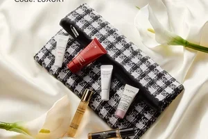 GRATIS: Bag mit 6 Luxus-Minis – nur mit Beauty Card