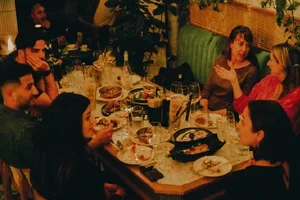 What a train compartment and a dinner table have in common