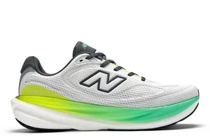 De l'entraînement au podium: les moments forts de l'équipe New Balance en 2025