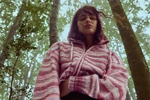 Le nouveau drop BERSHKA ACTIVE vous attend dehors.