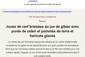 Joues de cerf braisées au jus de gibier avec purée de céleri et pommes de terre et haricots glacés