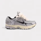 Nike Zoom Vomero 5 Chrome Coconut - Fluffy Laces Sea Salt